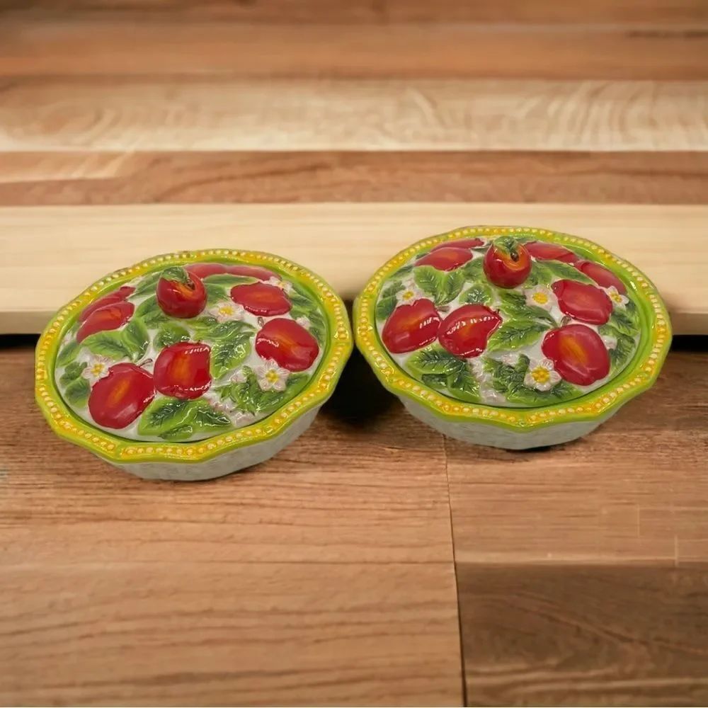 Temp-tations Hand Crafted and Hand Painted by Tara Set Mini Apple Dishes